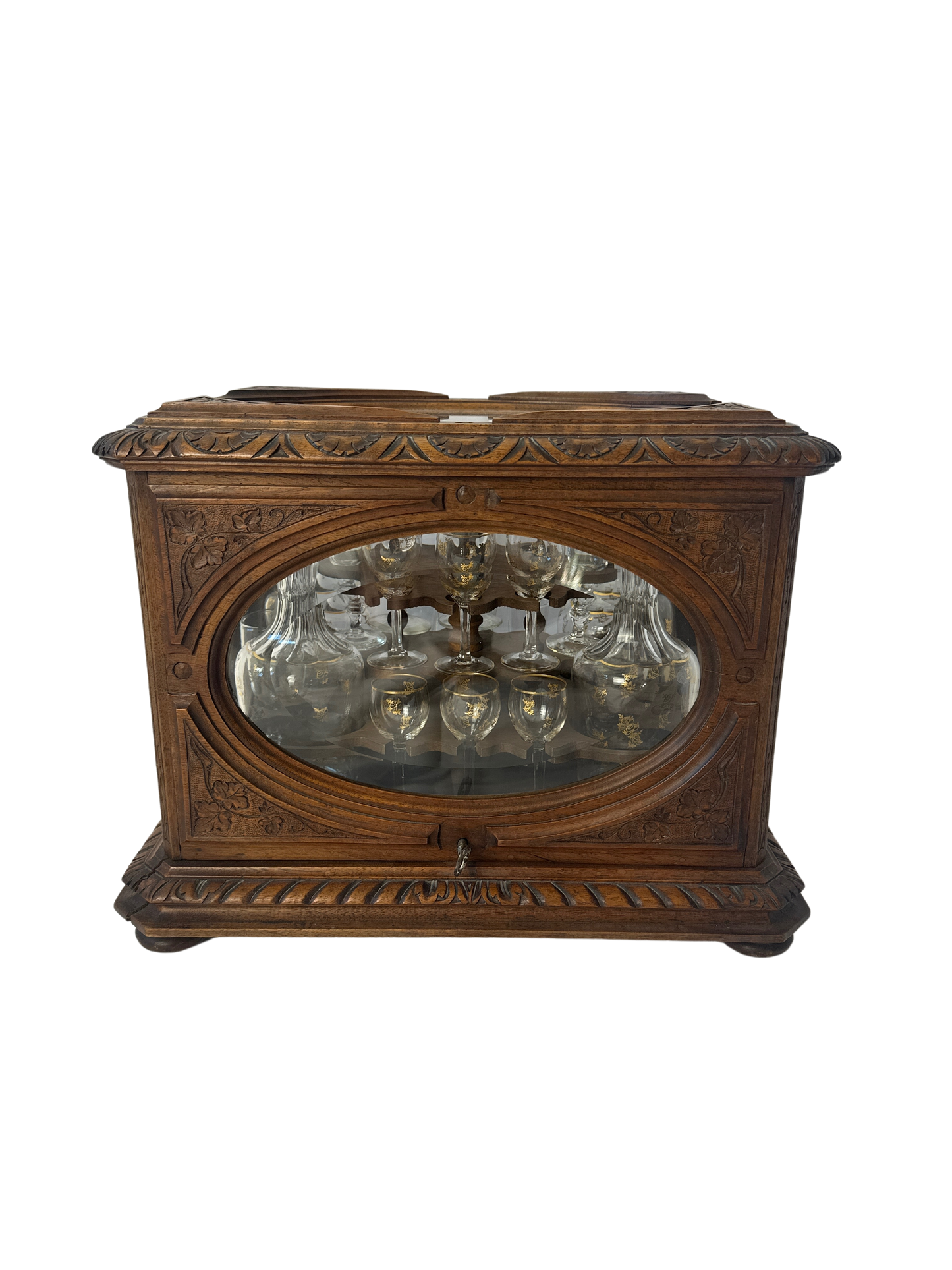 Cave à liqueur en noyer sculpté français du XIXe siècle
