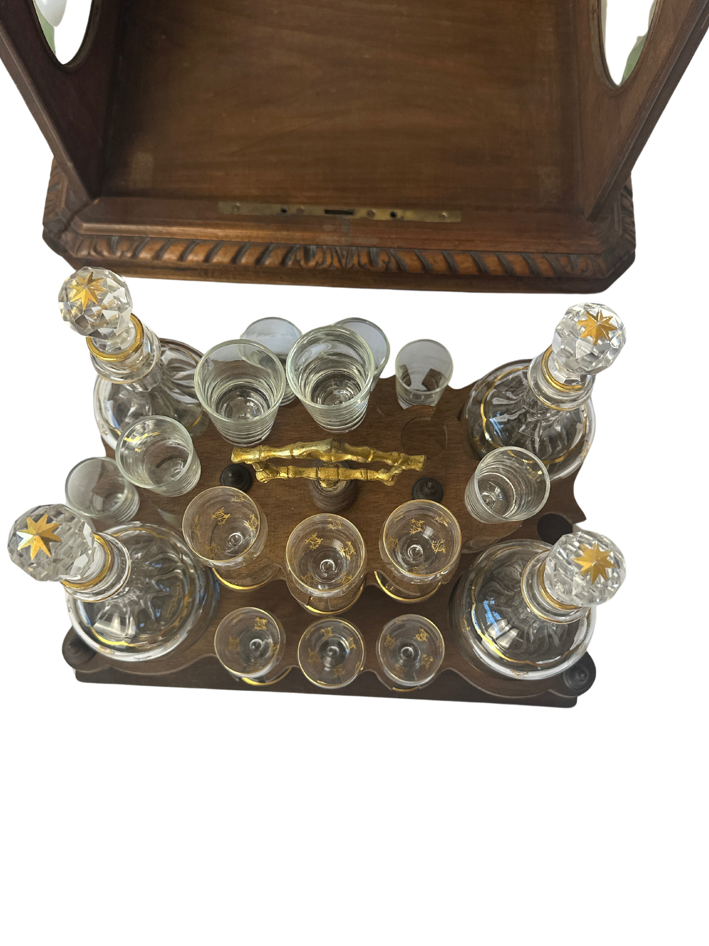 Cave à liqueur en noyer sculpté français du XIXe siècle