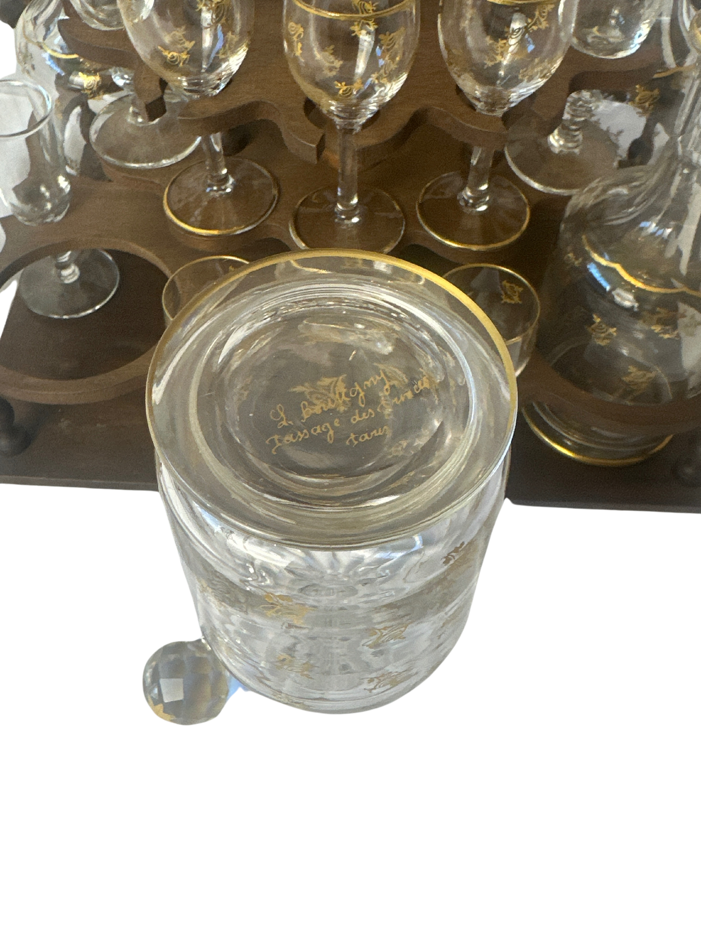 Cave à liqueur en noyer sculpté français du XIXe siècle