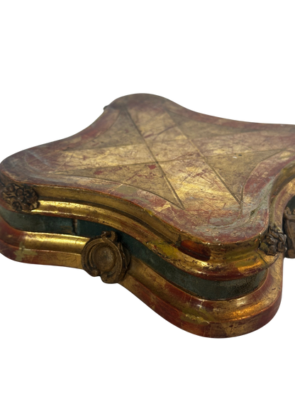 Polychrome and Giltwood Quatrefoil Display Riser / Plateau