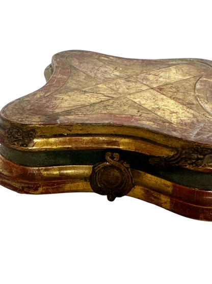 Polychrome and Giltwood Quatrefoil Display Riser / Plateau