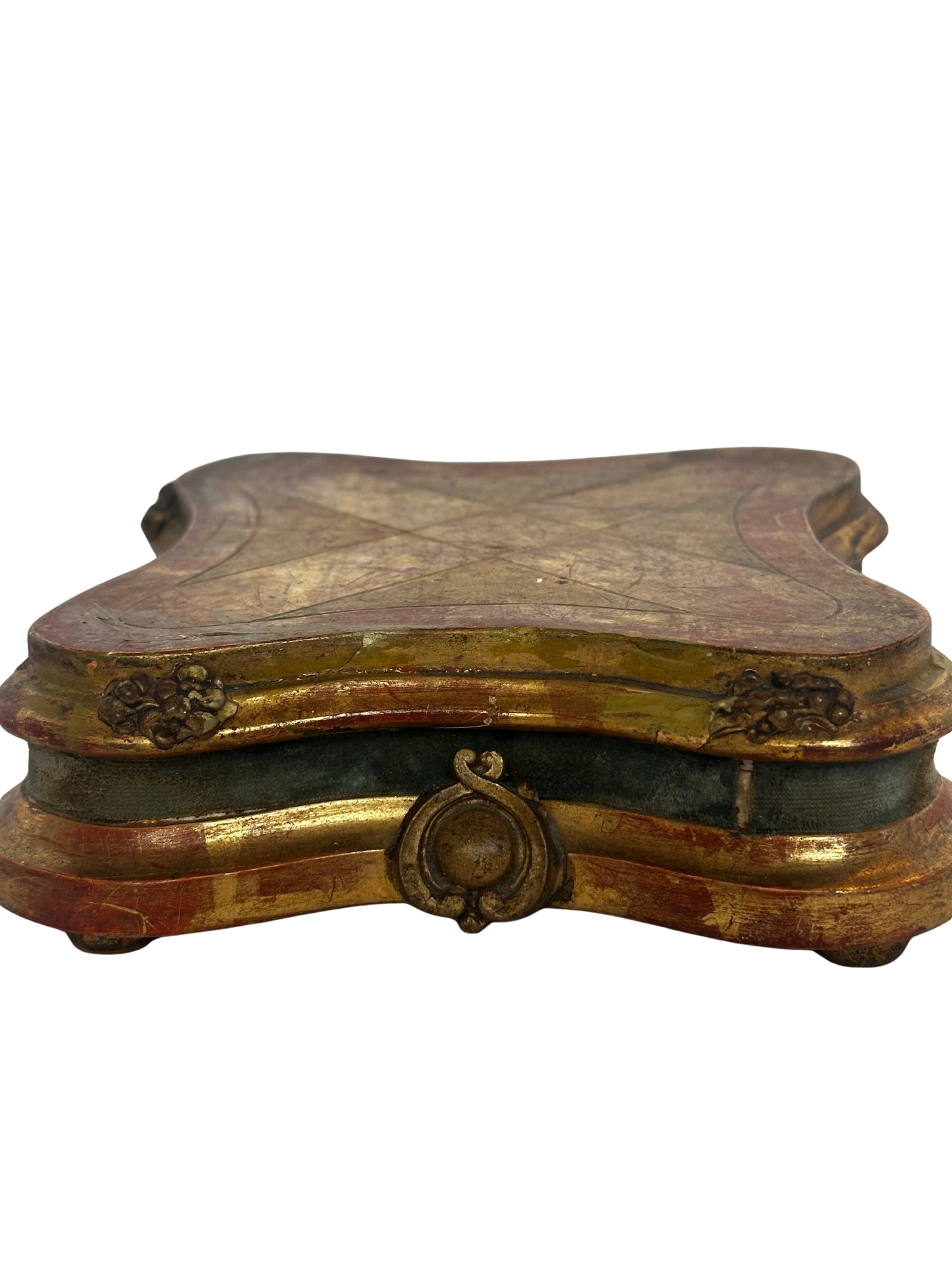 Polychrome and Giltwood Quatrefoil Display Riser / Plateau