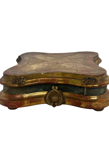 Polychrome and Giltwood Quatrefoil Display Riser / Plateau